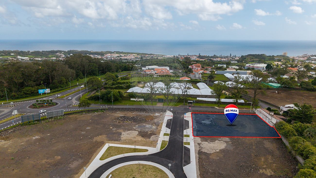 Terreno à venda em Ponta Delgada
