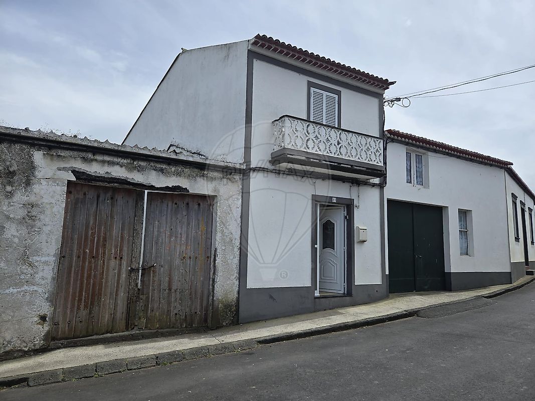 Moradia T2 à venda em Ponta Delgada