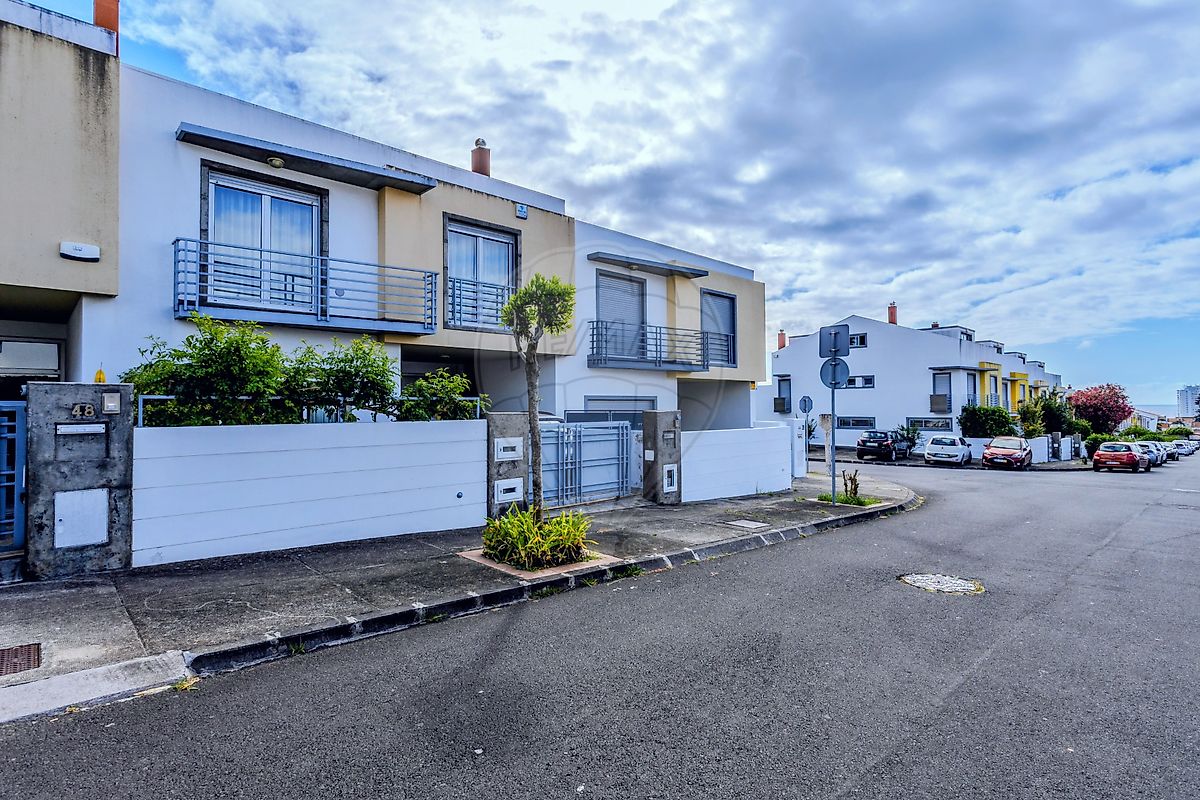 Apartamento T4 à venda em Ponta Delgada