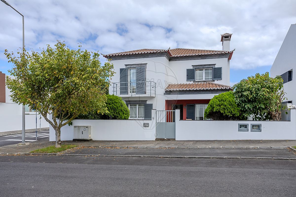 Moradia T4 em Conceição, €570.000