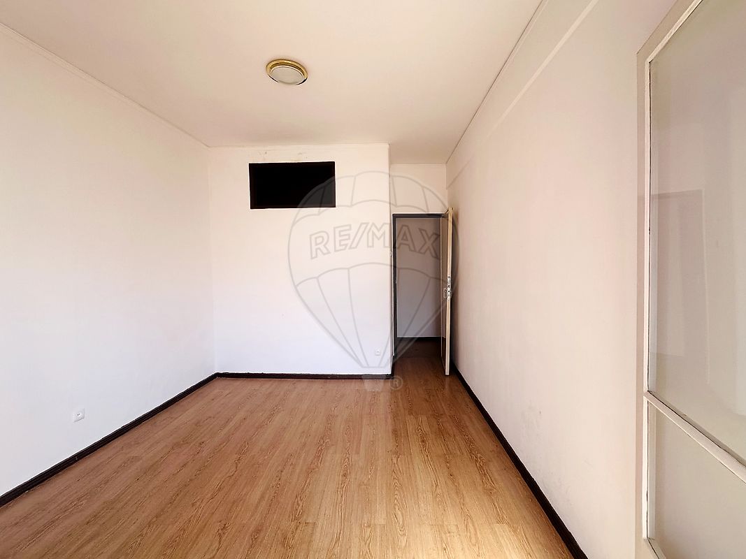 listing 120991397-698 picture-0