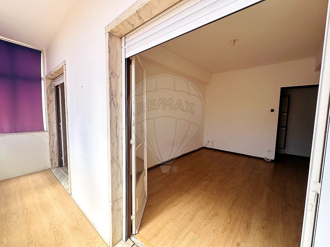 listing 120991397-698 picture-0