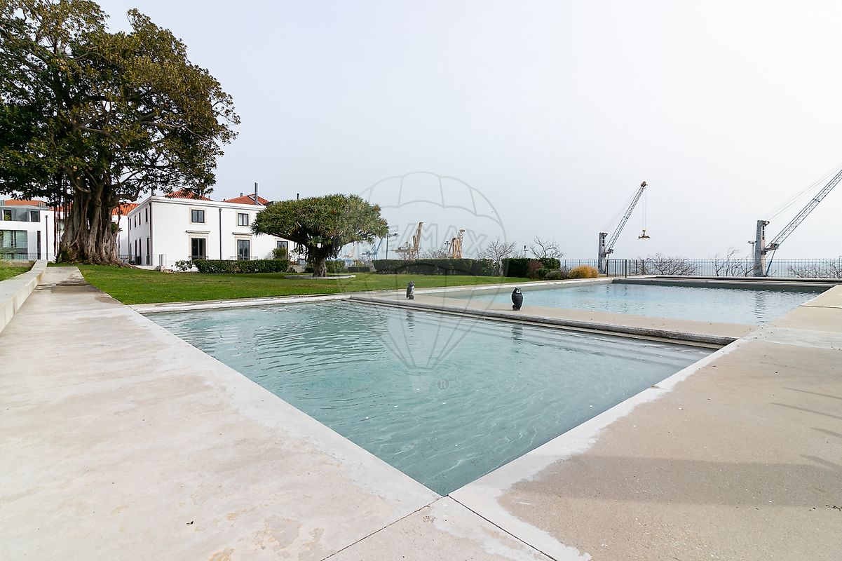 Apartamento T4 à venda em Afonso III