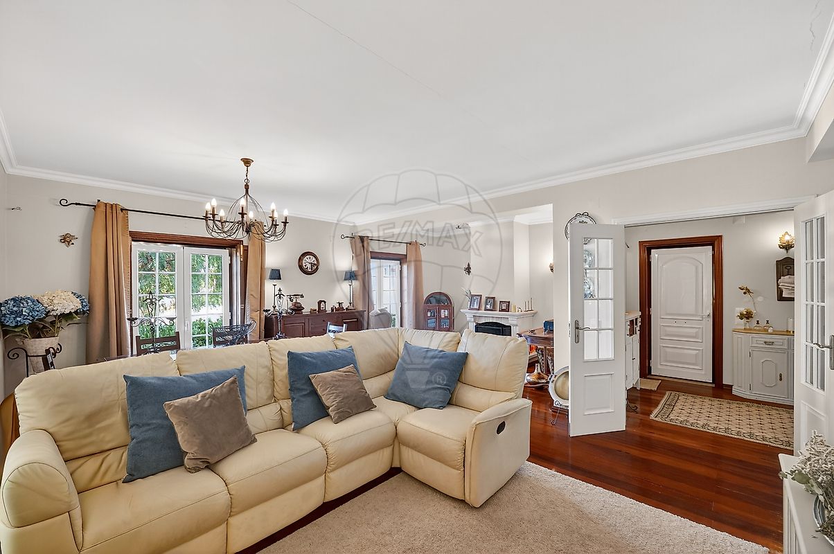 Moradia T4 para venda