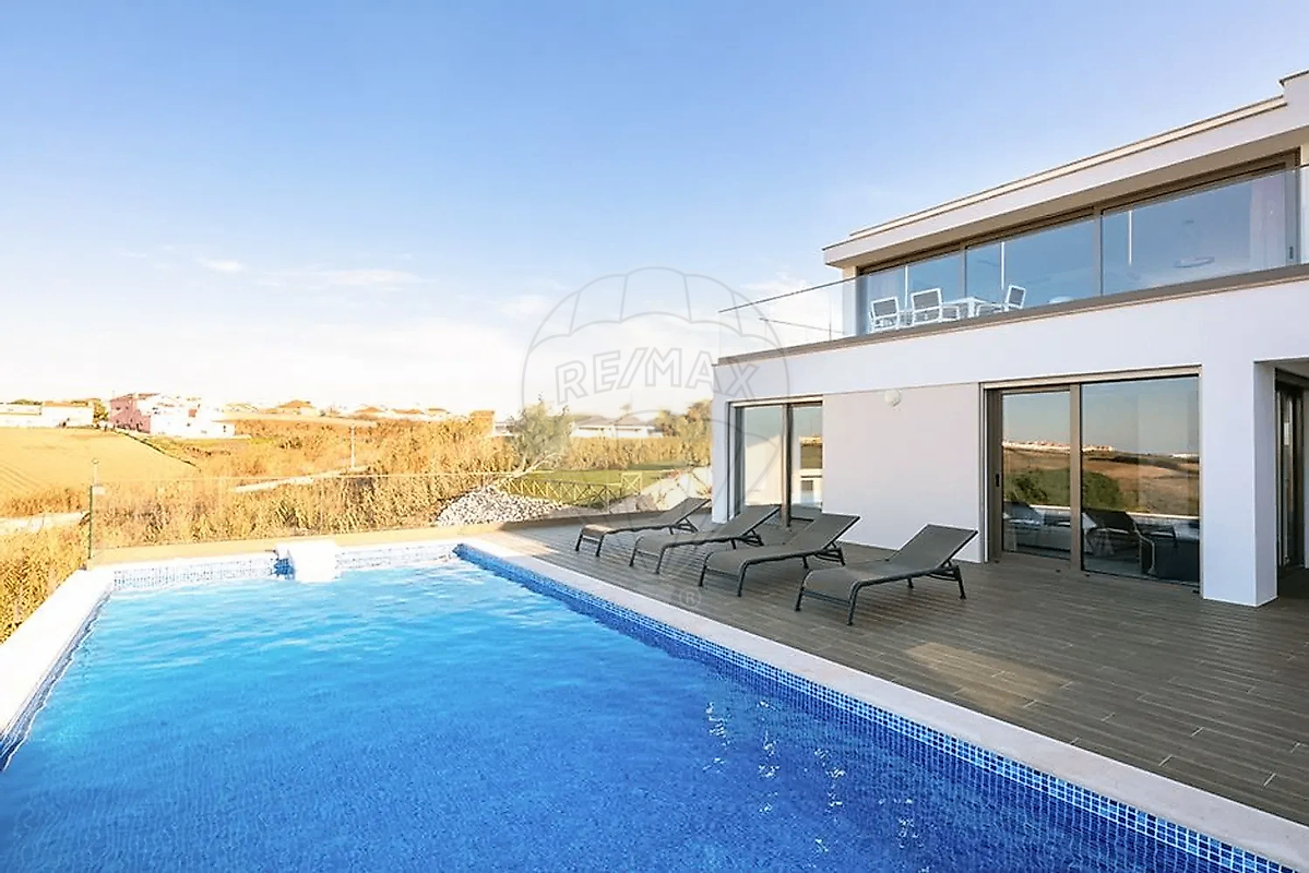 Moradia T3 à venda em Lourinhã