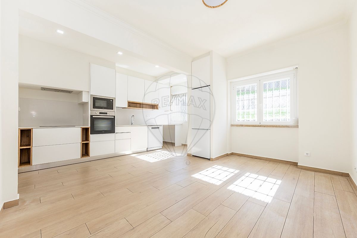 Apartamento T2 à venda em Amadora