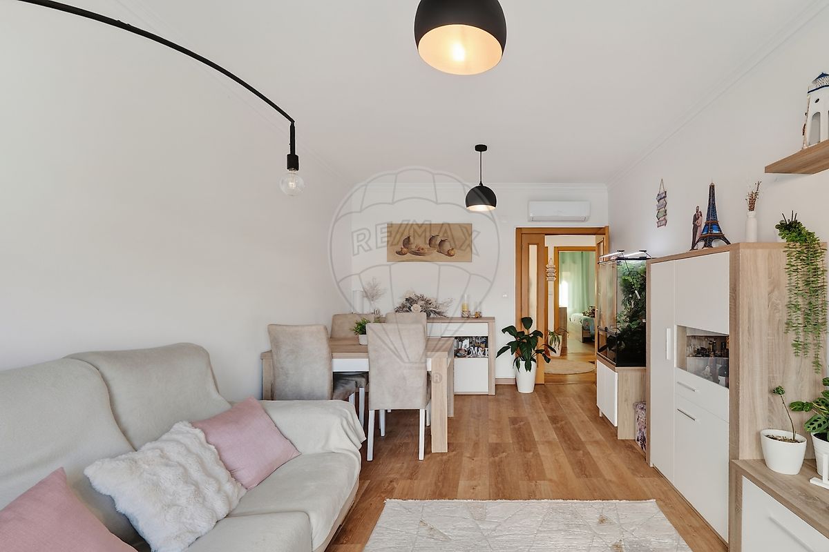 Apartamento T2 à venda em Amadora