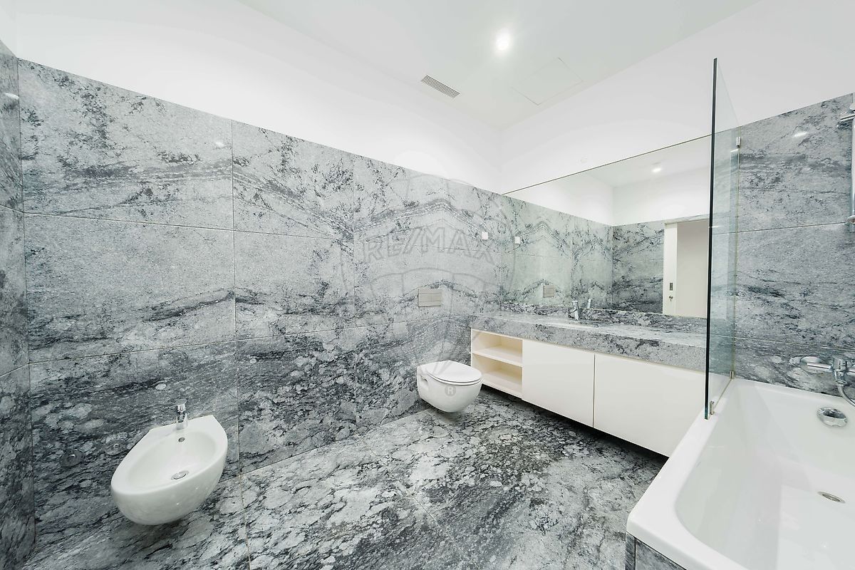 Apartamento T4 em Penha de França 28