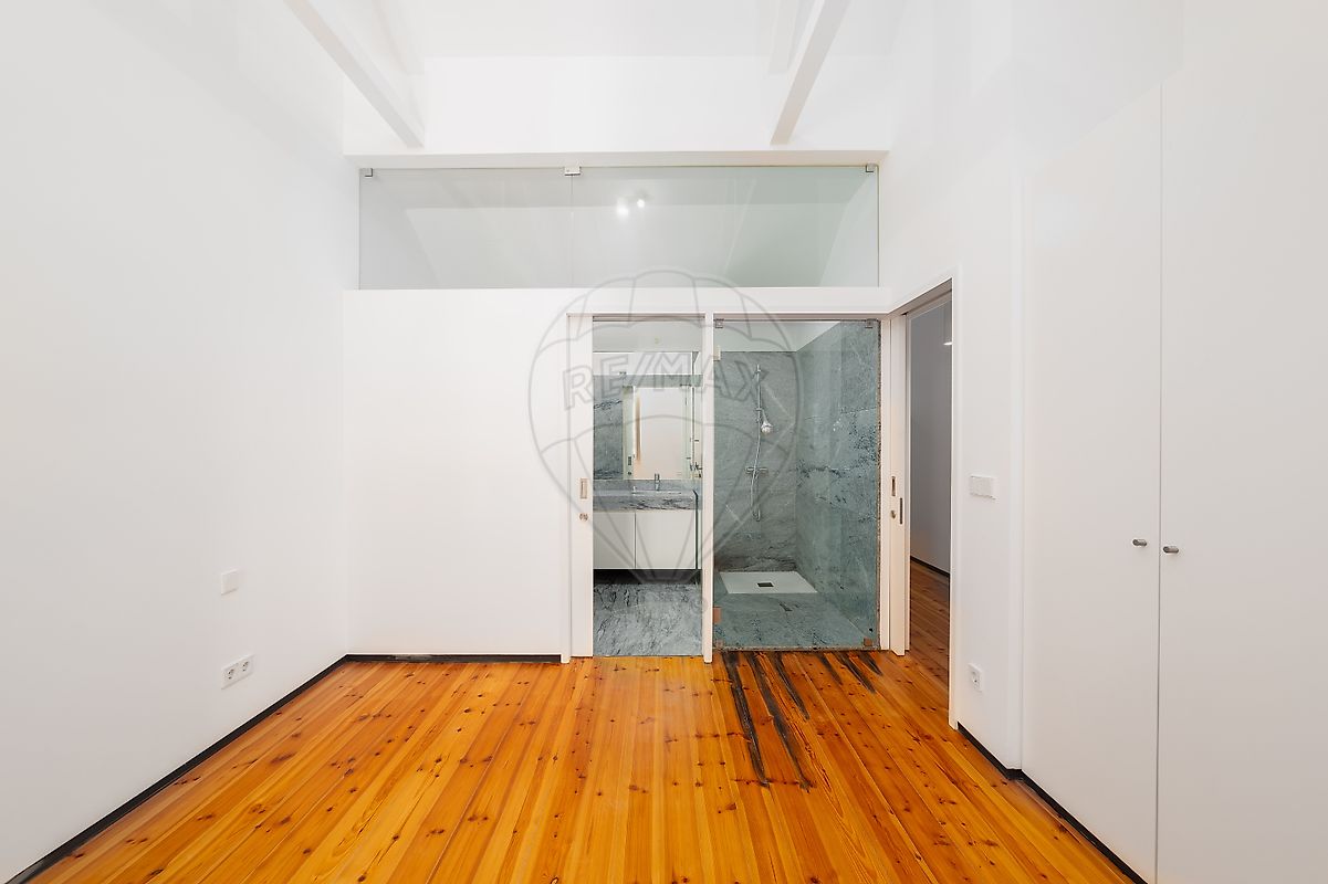 Apartamento T4 em Penha de França 33