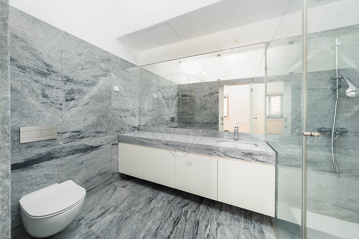 Apartamento T4 em Penha de França 27