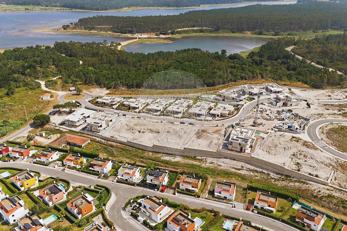 Terreno à venda em Óbidos