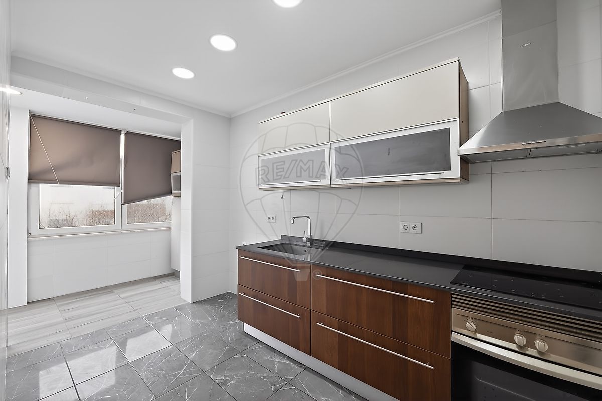 Apartamento T2 à venda em Almada