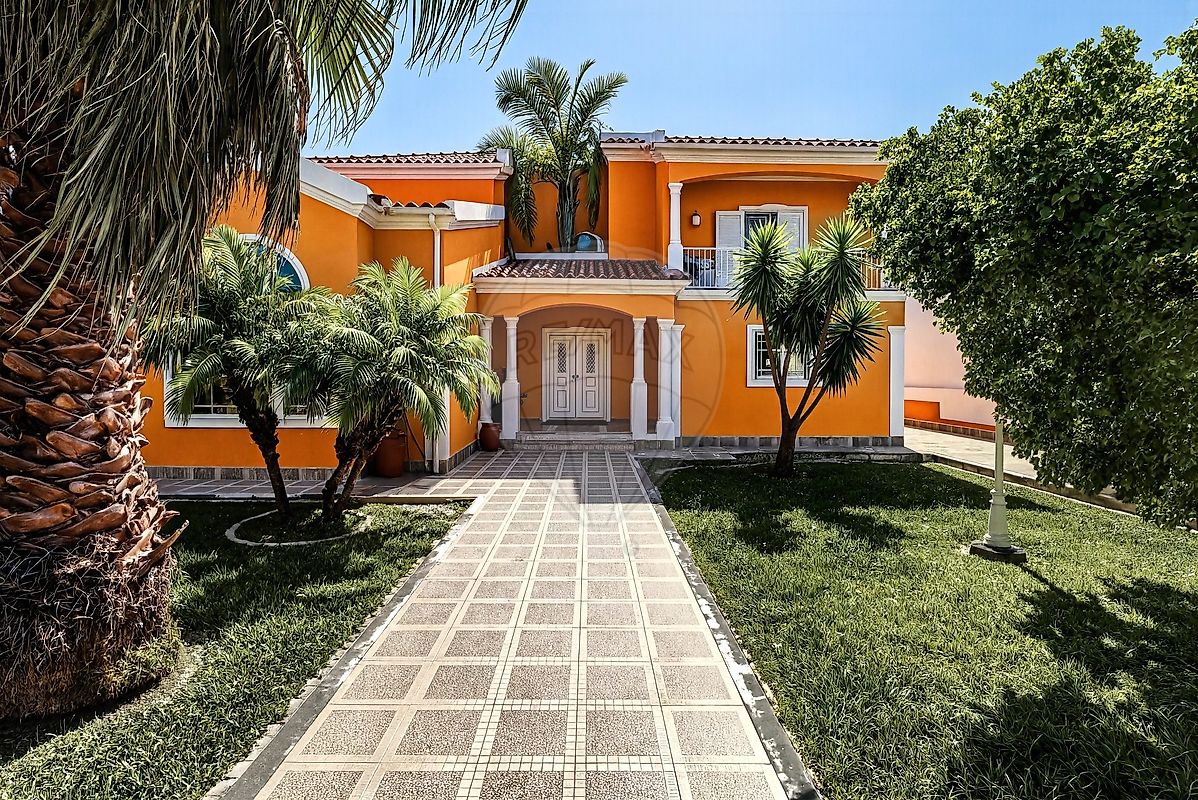 Apartamento T6 à venda em Seixal