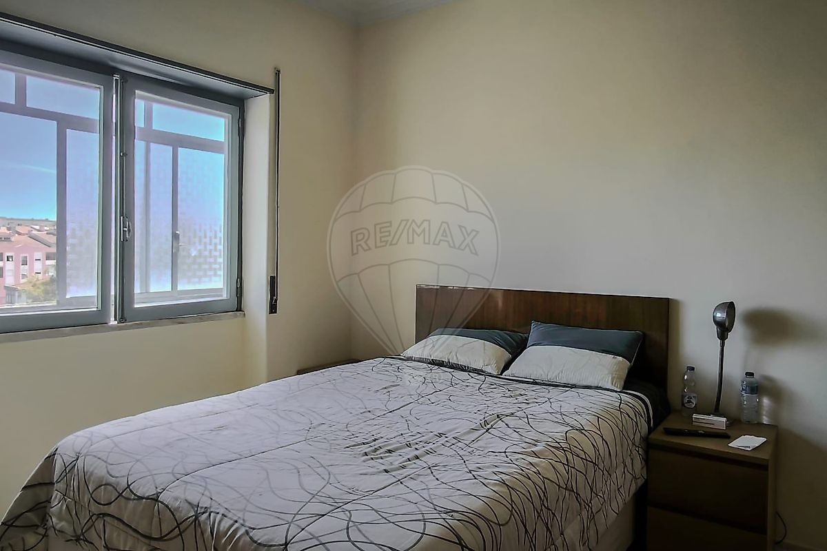 Apartamento T3 à venda em Seixal
