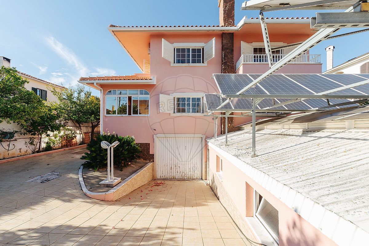 Moradia T5 à venda em Oeiras