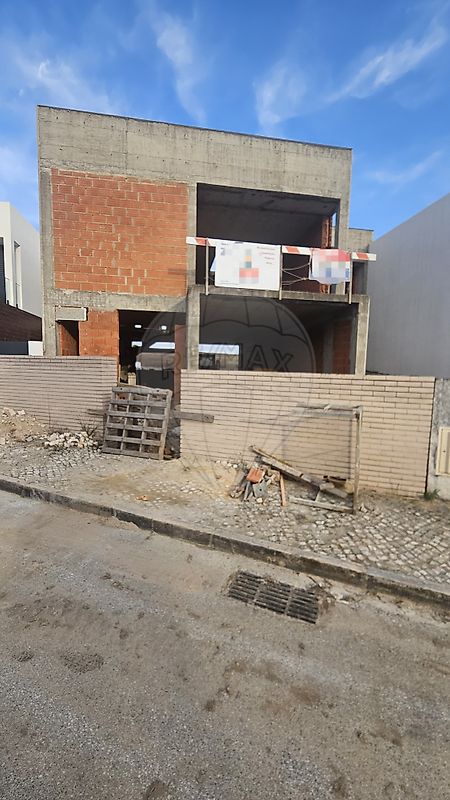 Moradia T4 para venda