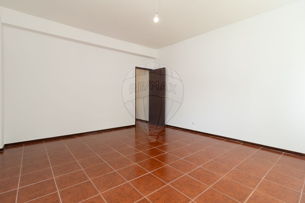 listing 121011435-29 picture-0