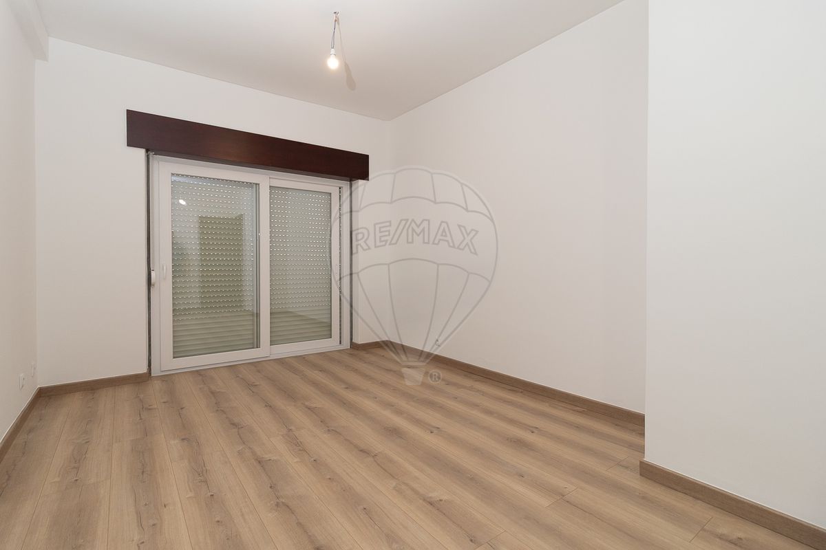 listing 121011435-29 picture-0