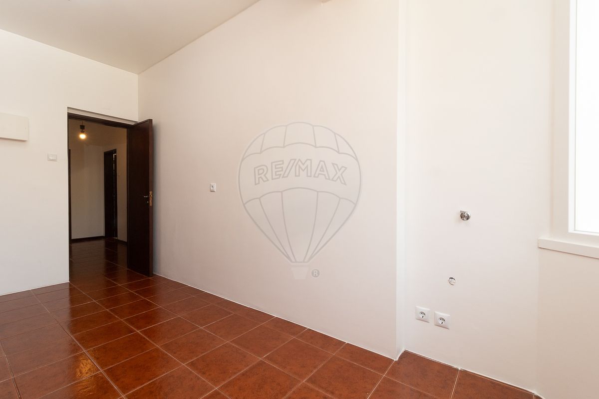 listing 121011435-29 picture-0