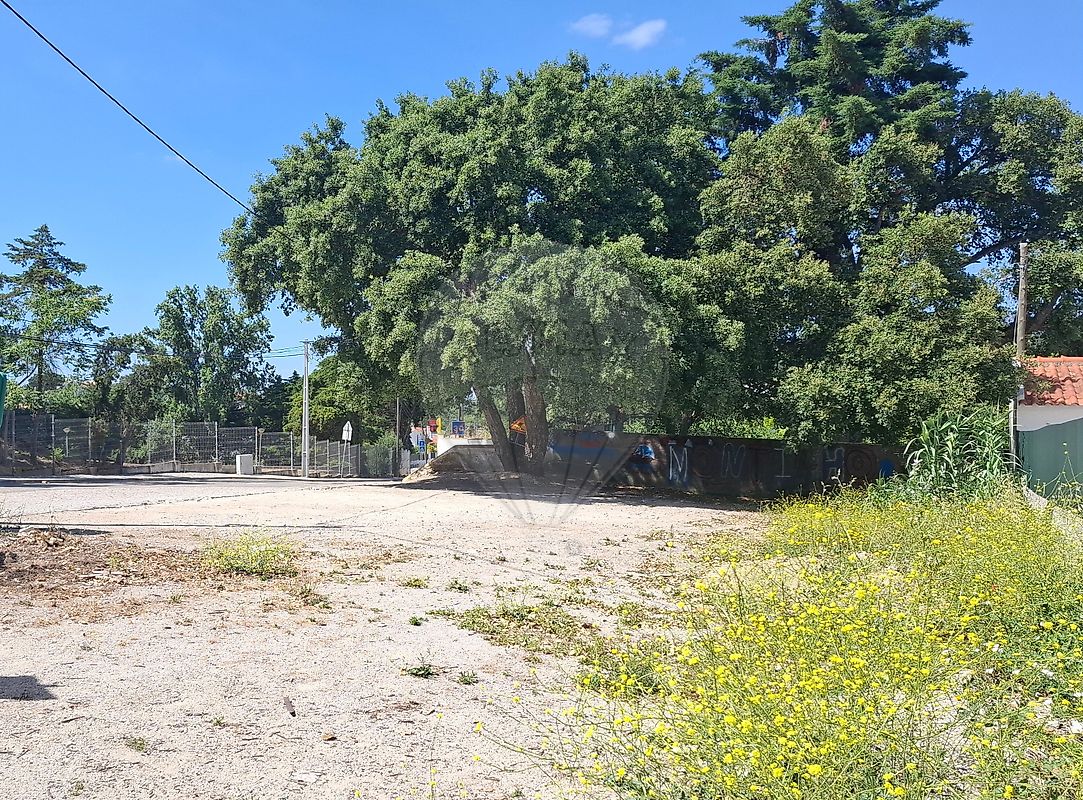 Terreno à venda em Sesimbra