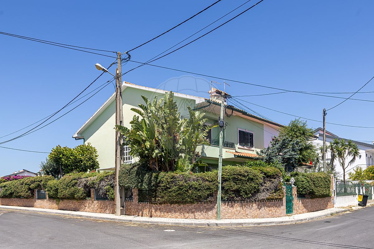 Apartamento T4 à venda em Almada