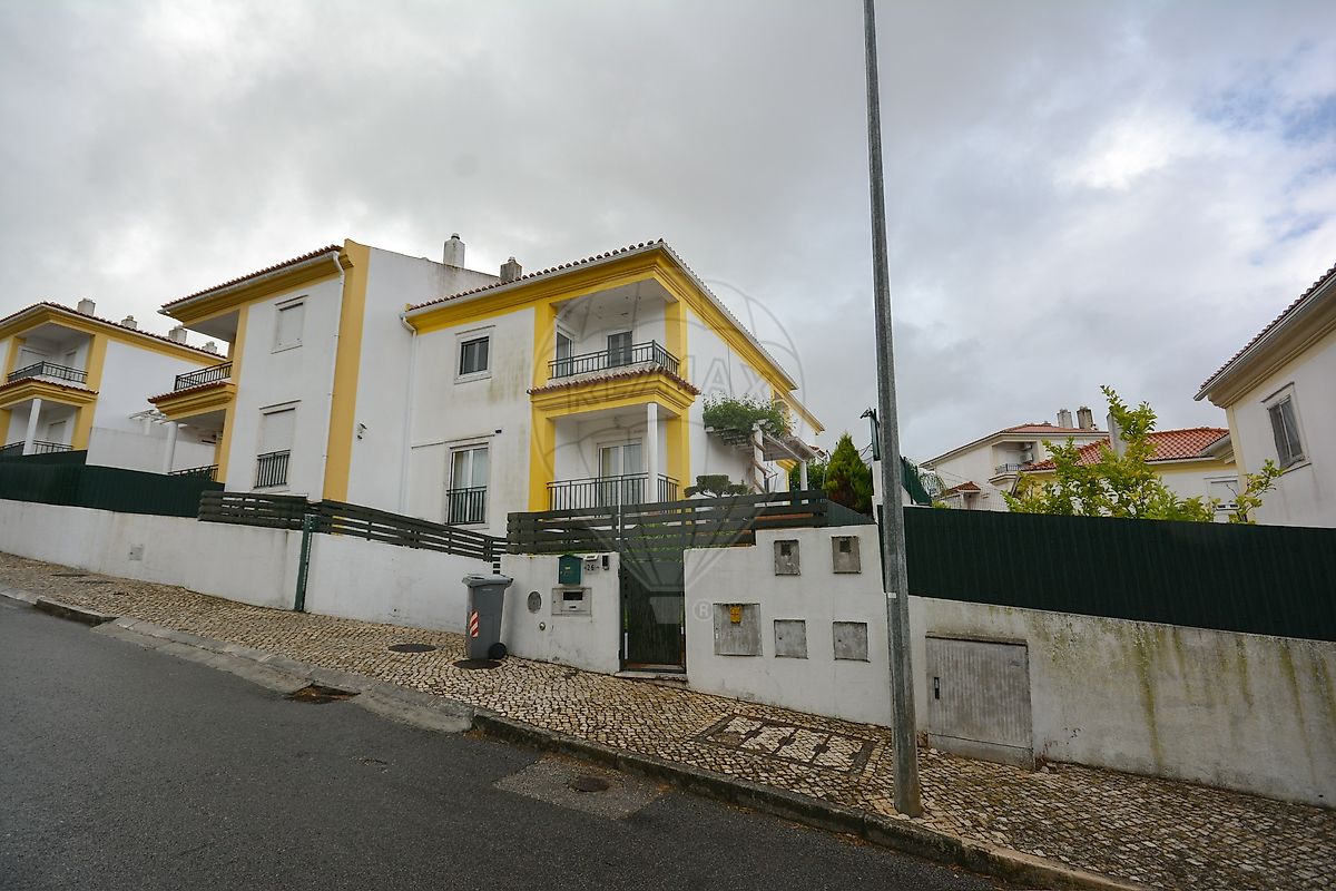 Apartamento T4 à venda em Loures
