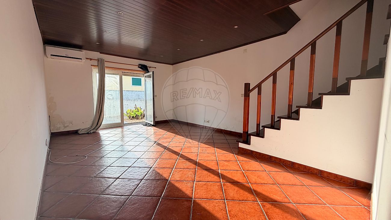 Moradia T2 em São Pedro da Cadeira, €330.000
