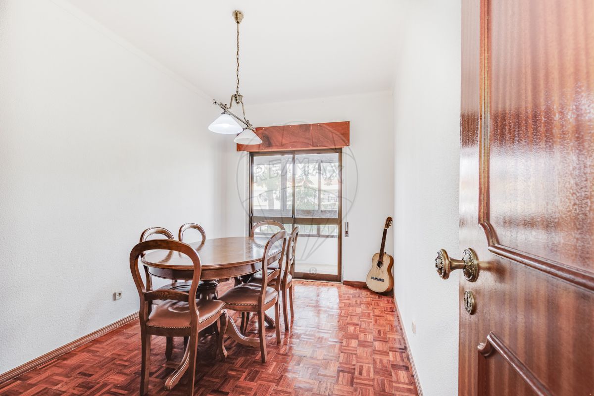 listing 121021235-52 picture-0