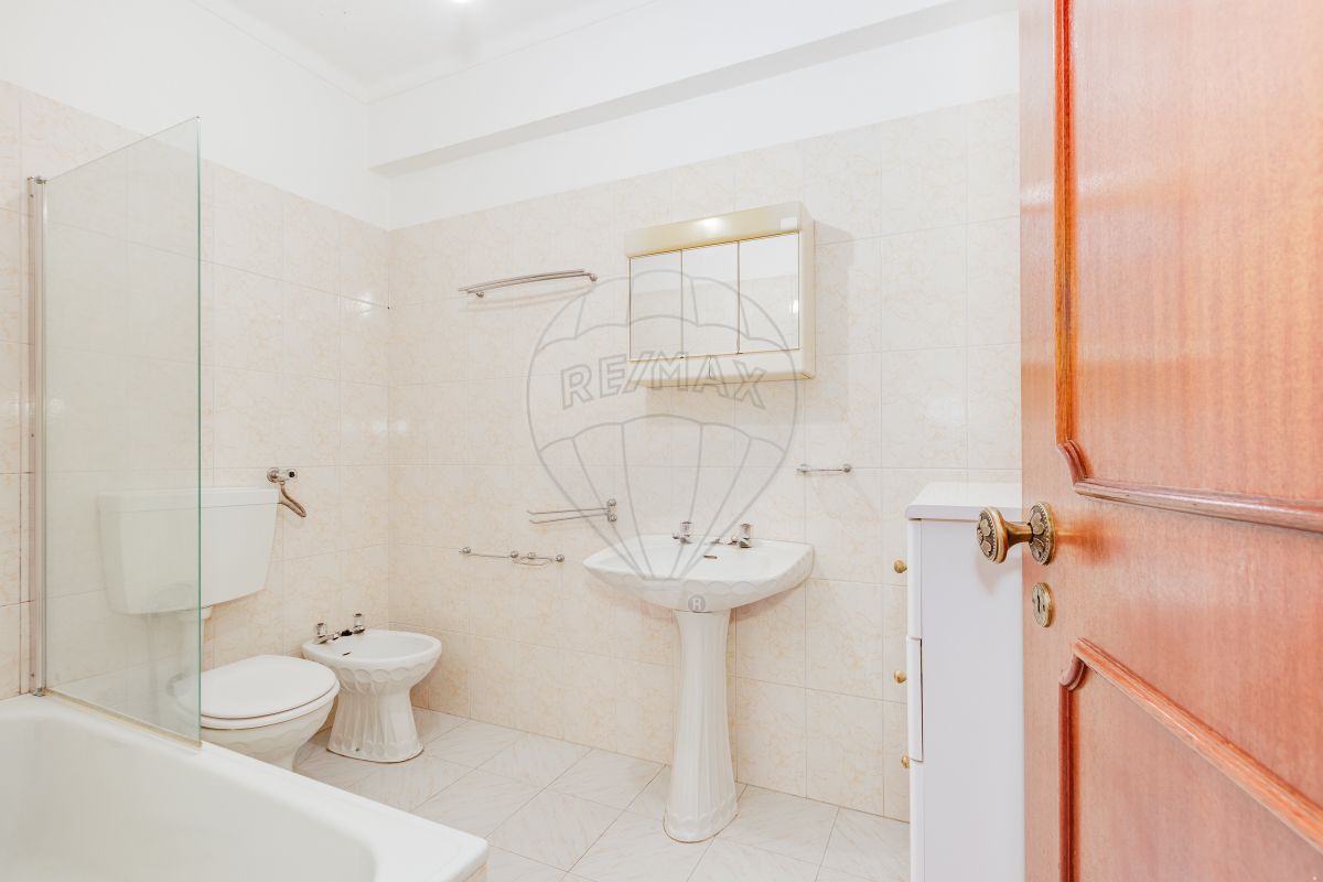 listing 121021235-52 picture-0