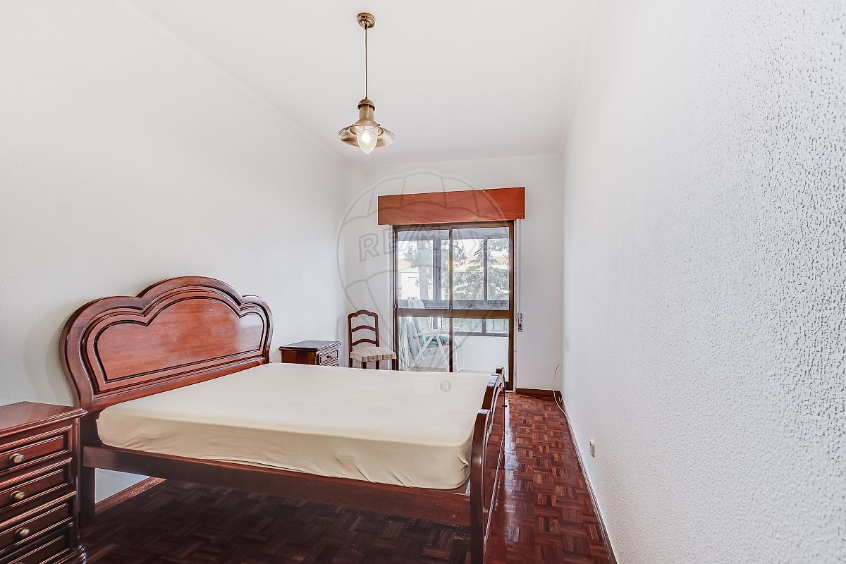 listing 121021235-52 picture-0