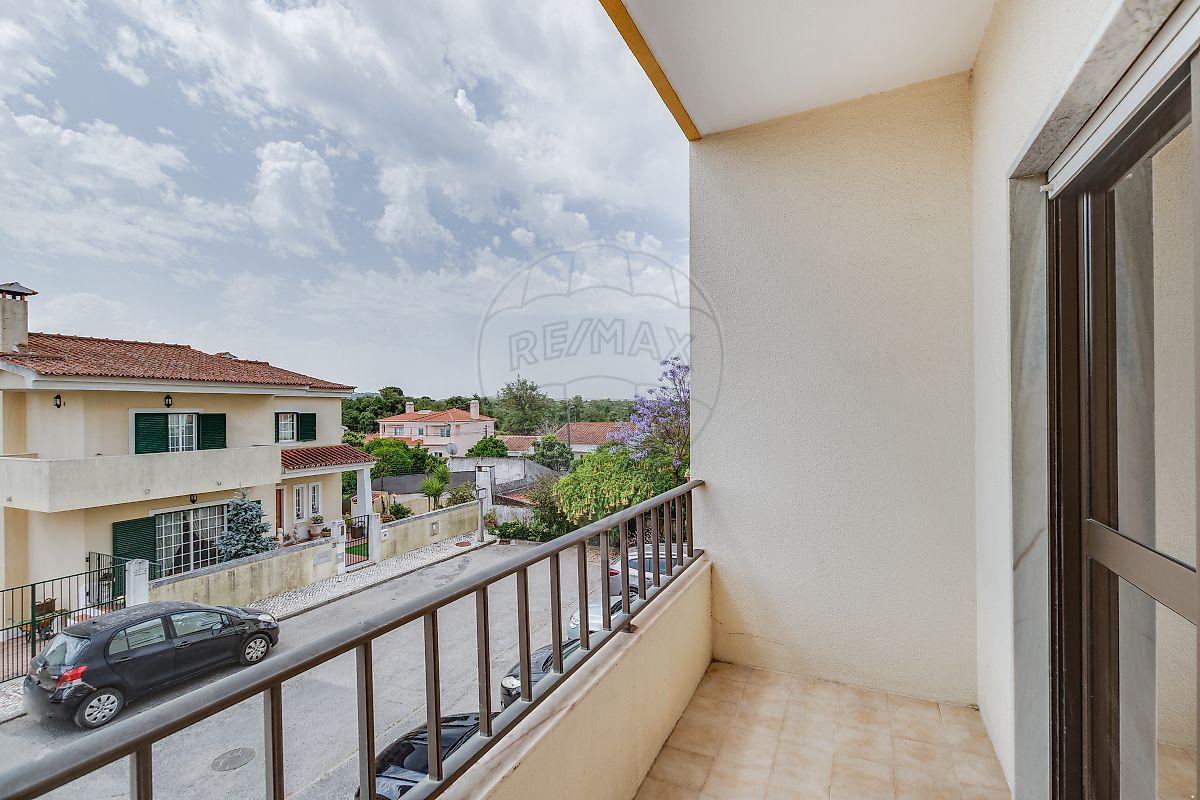 listing 121021235-52 picture-0