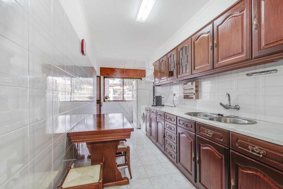 listing 121021235-52 picture-0