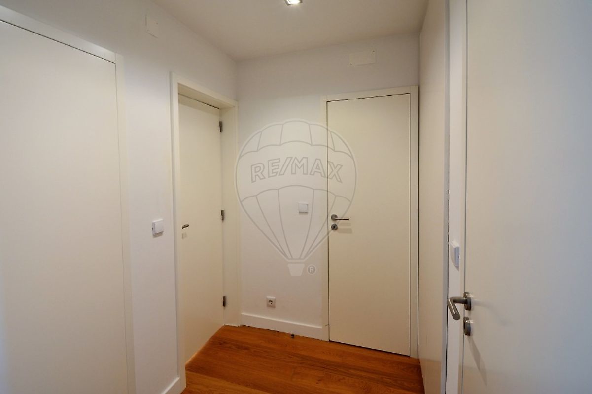 listing 121021215-222 picture-0