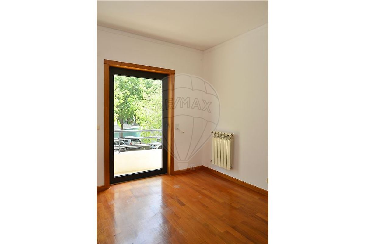 listing 121021215-223 picture-0