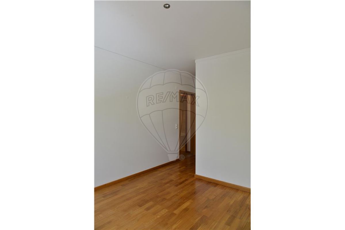 listing 121021215-223 picture-0