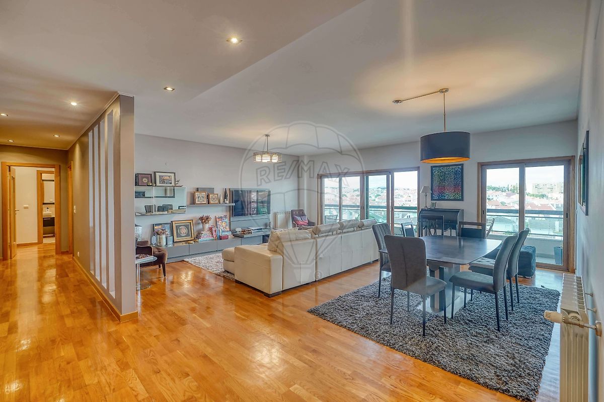 Apartamento T3 à venda em Oeiras