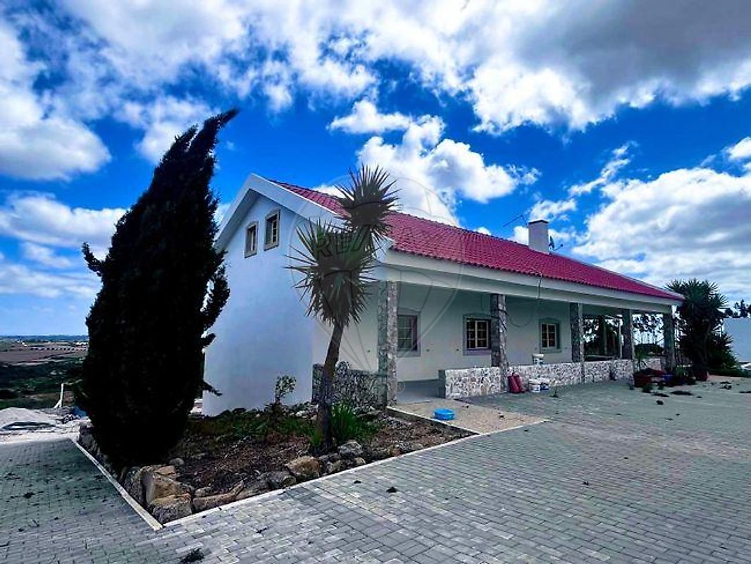 Moradia T4 à venda em Alenquer