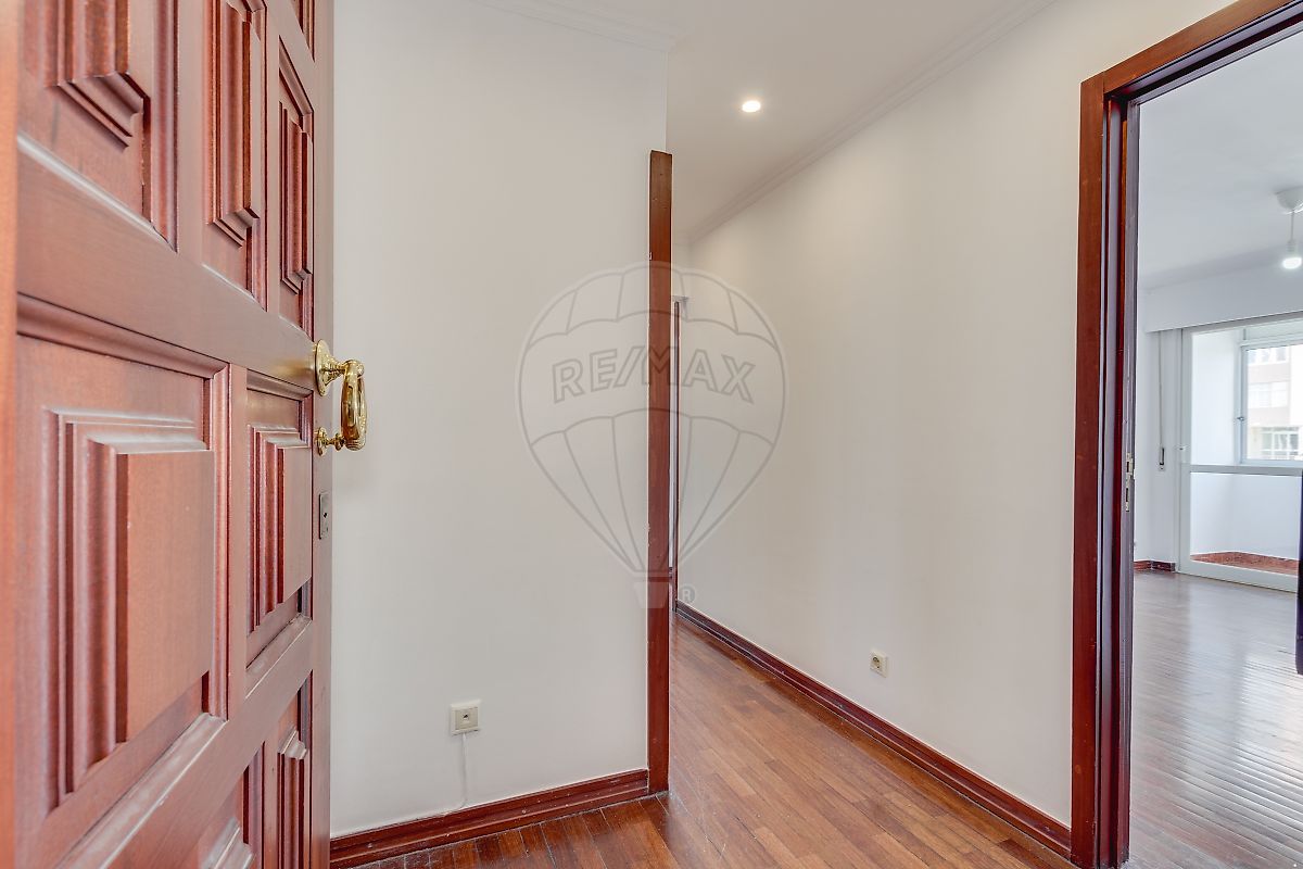 Apartamento T2 à venda em Loures