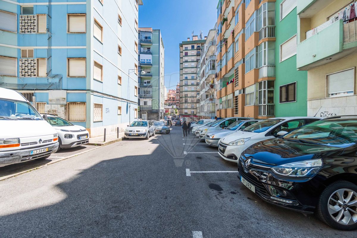 listing 121031160-246 picture-0