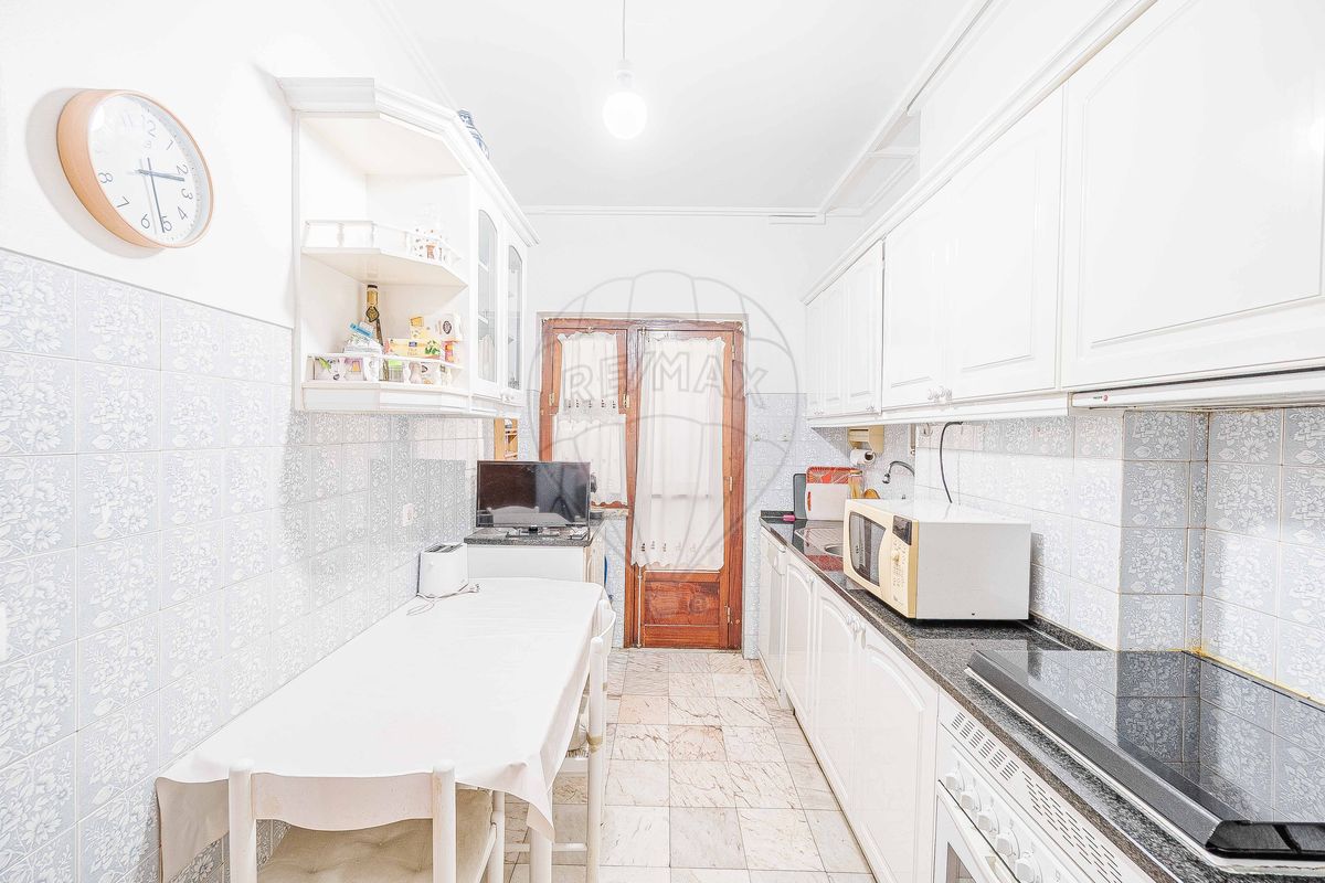 listing 121031160-246 picture-0