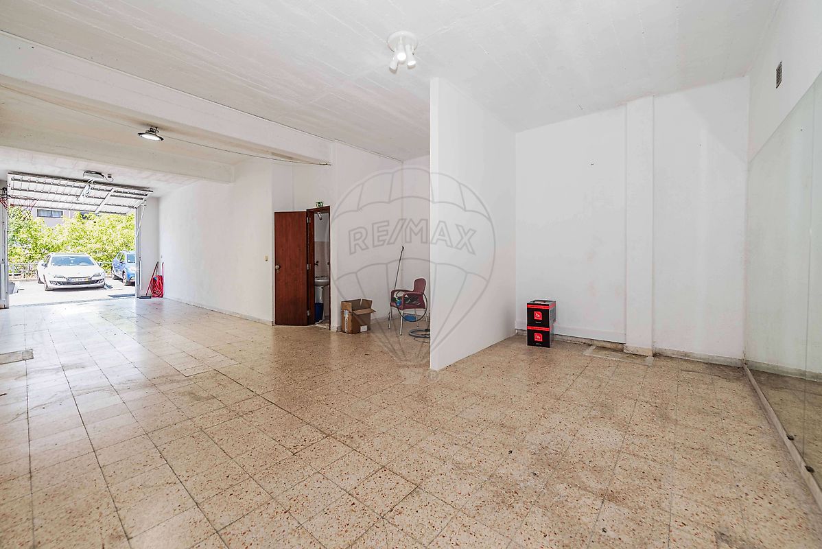 Garagem à venda em Sintra