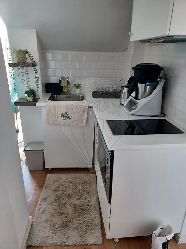 listing 121121209-94 picture-0