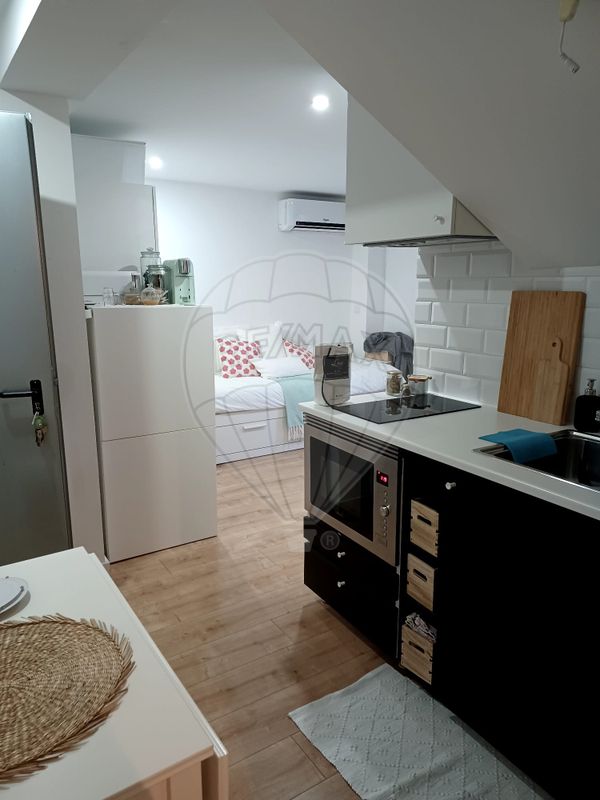 listing 121121209-94 picture-0
