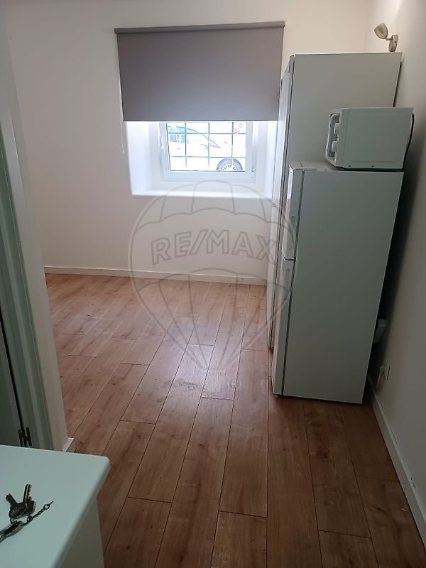 listing 121121209-94 picture-0