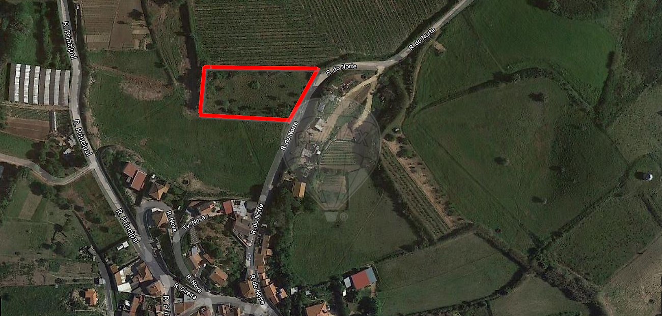 Terreno  à venda em Vila Pouca