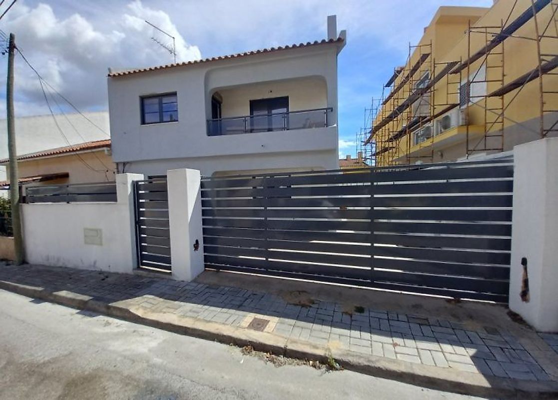 Moradia T5 à venda em Seixal