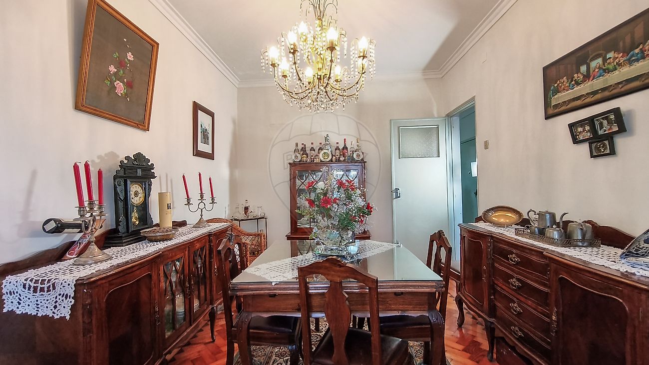 Apartamento T2 à venda em Amadora