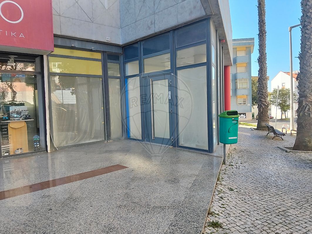 Loja - Ramada e Caneças · Odivelas