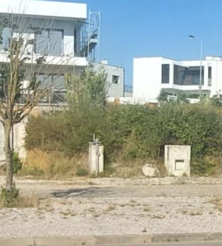 Land for sale in Almada, Portugal — €108,000