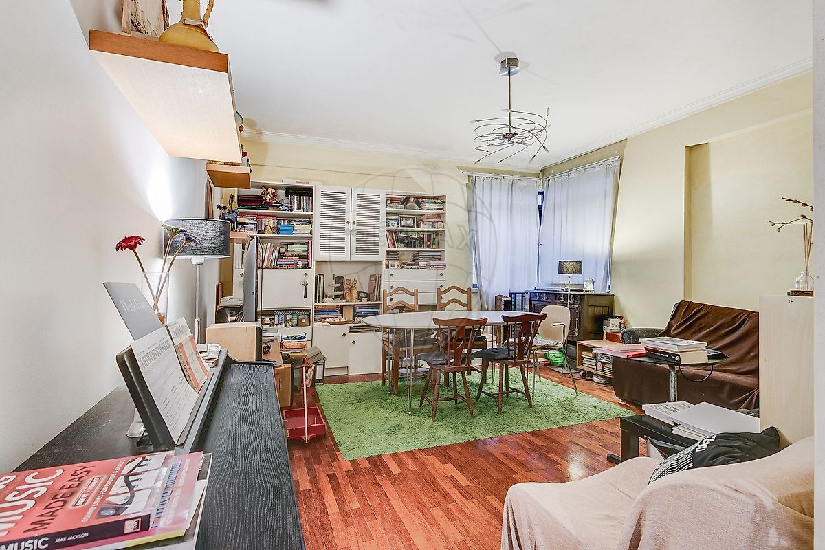 Apartamento T2 à venda em Loures